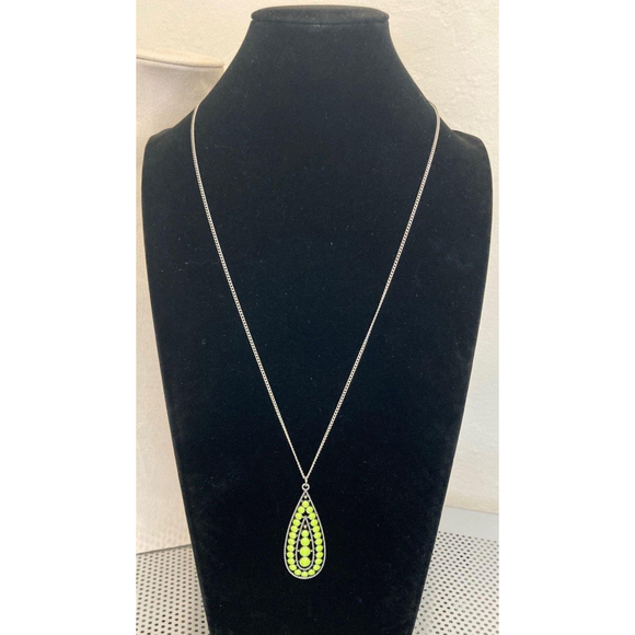 Green necklace and bracelet bundle - Picture 6 of 10